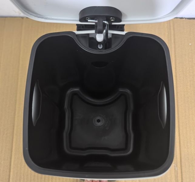 Відро для сміття з плавним закриттям квадратне ZERIX KUBIX-TC0106 WHITE 6 л (колір білий) (ZX6109) ZX6109 фото